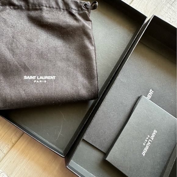 Sale 🔥 YSL Saint Laurent pebbled wallet - Picture 3 of 6